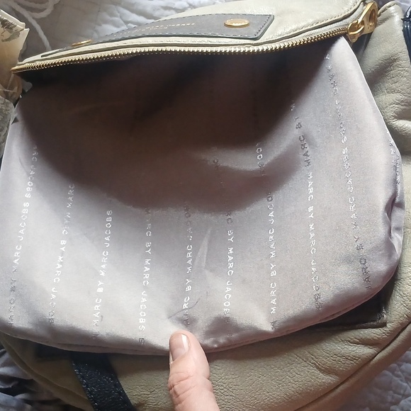 Marc by Marc Jacobs Tan and Black Messenger Bag - Picture 16 of 16